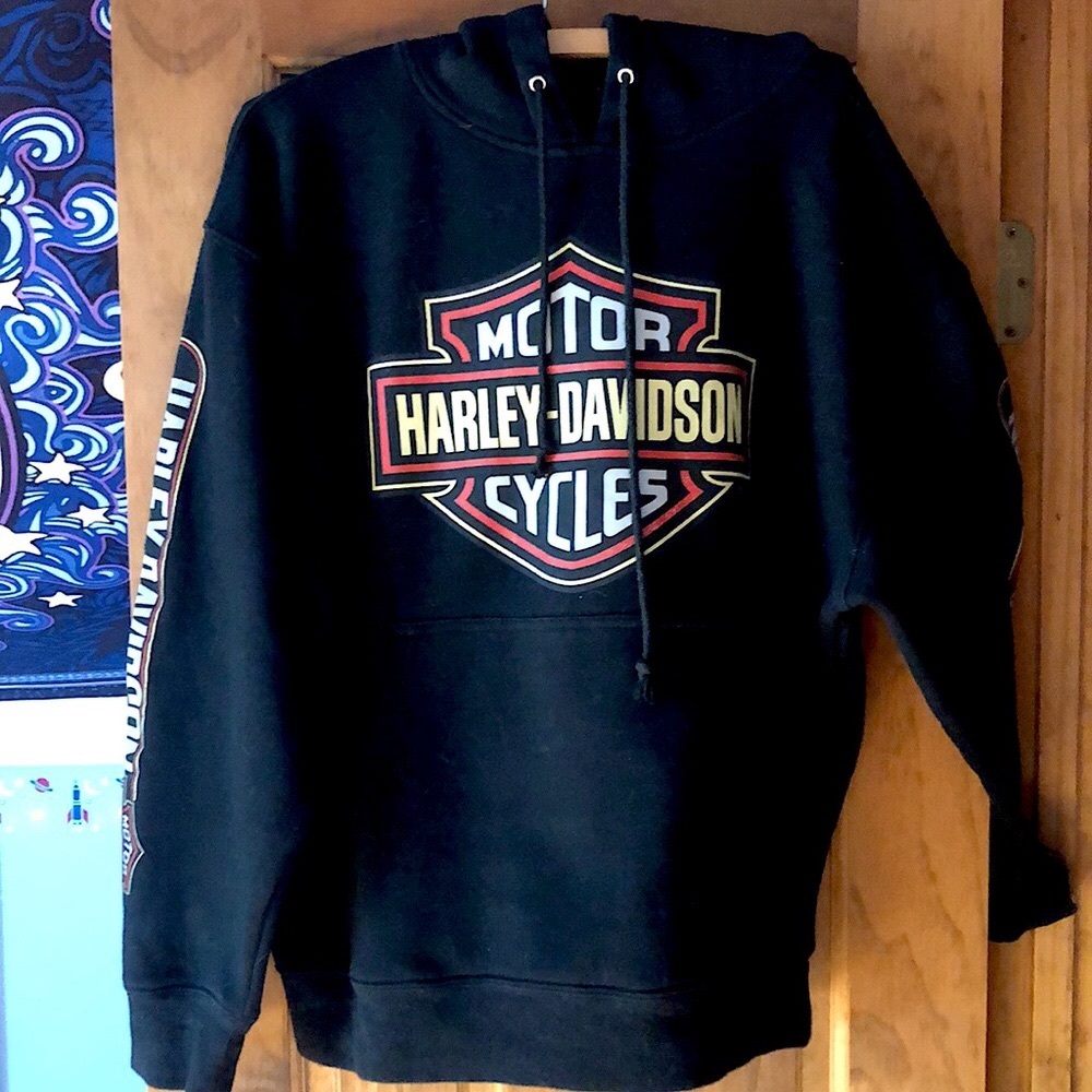 Woman’s Medium Harley-Davidson hoodie sweatshirt